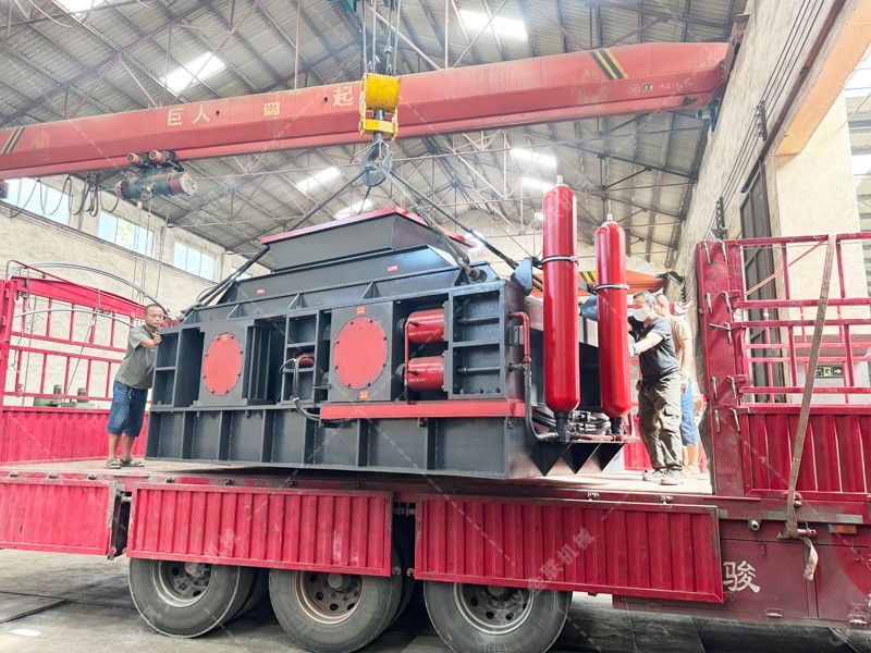 石料廠破碎機-砂石料生產(chǎn)設備-石料粉碎機器價格